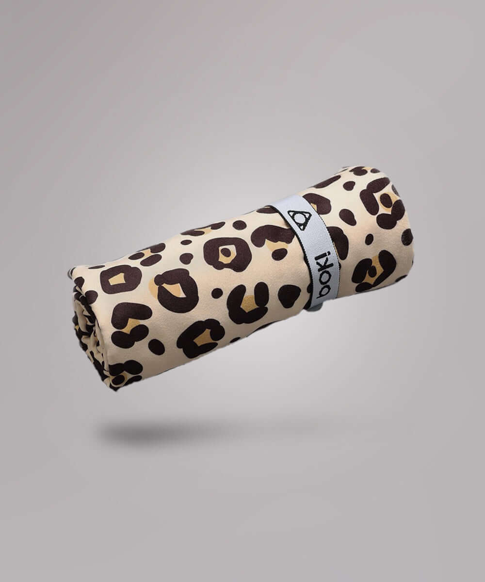 豹紋快乾多用途毛巾，輕便設計，適合旅行和戶外活動，吸水性強且柔軟舒適。