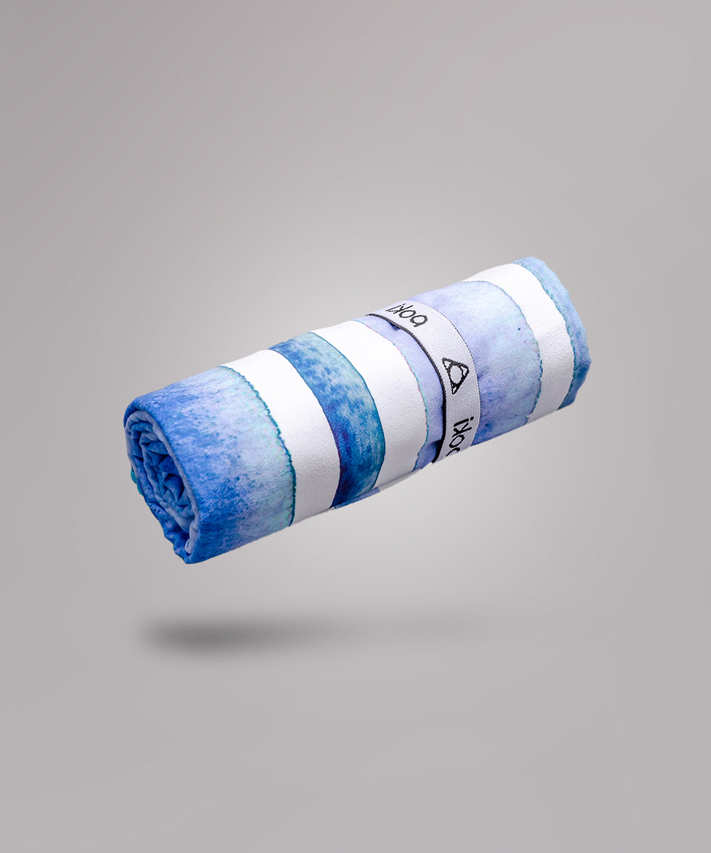 水彩條紋快乾便攜毛巾，吸水性強，輕便易收納，適合海灘和戶外活動。